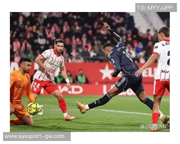 姆巴佩在与赫罗纳平局后情绪低落与第四官员发生争执